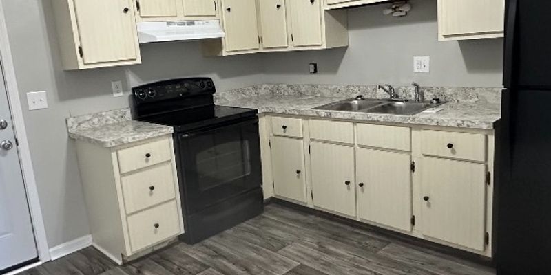 Xenia Apartment: 920 N Detroit St