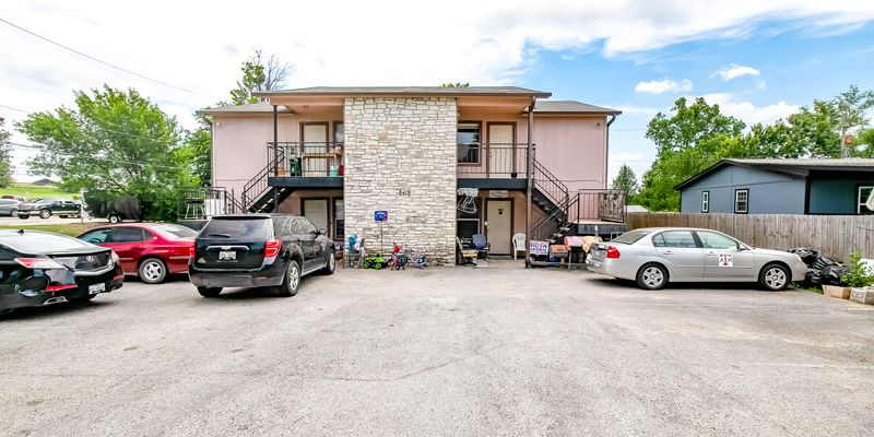 Austin Multiplex: 8419 Riverstone Dr