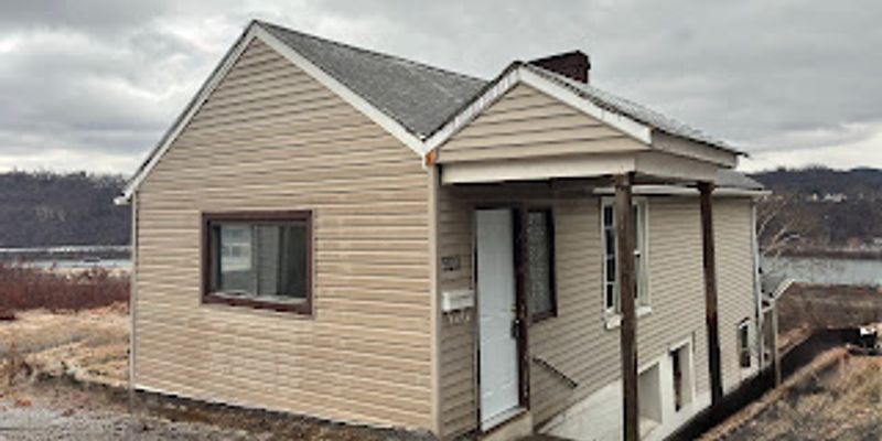 Duquesne House: 922 Oak Alley