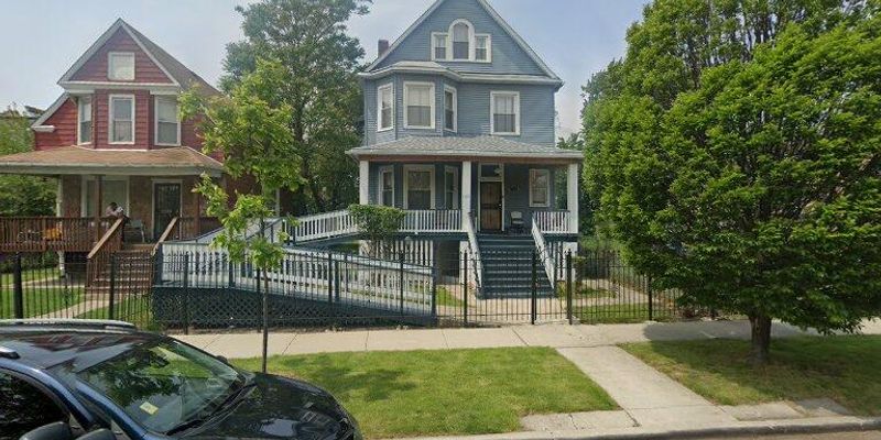 Chicago Apartment: 520 N Long Ave