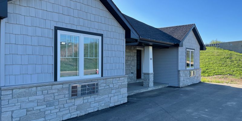Dubuque Condo: 3300 West 32nd Street