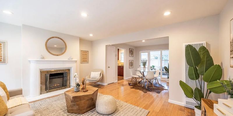 Redwood City House: 15 Garden St