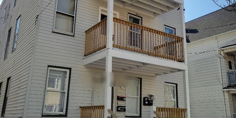 Waterbury Apartment: 48 Irion St