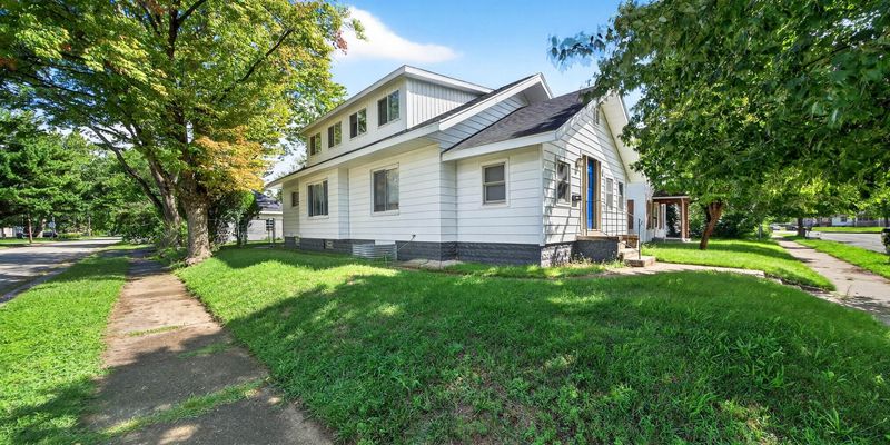 South Bend House: 1303 E Sorin St