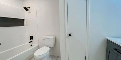 Bathroom2.jpg