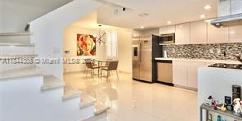 Aventura House: 20350 W Country Club Dr # 104-4