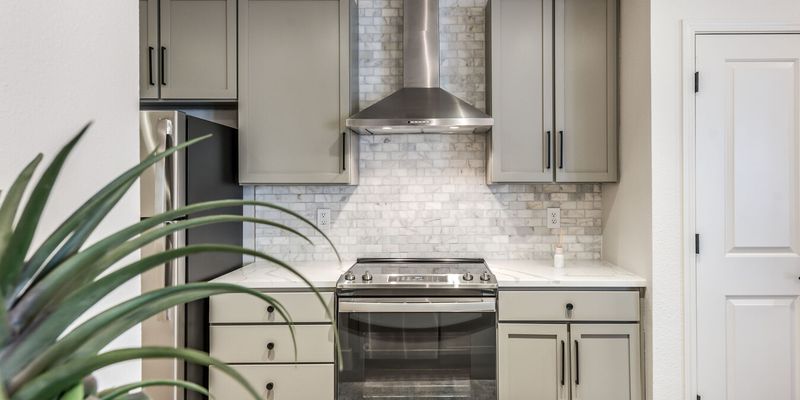 Houston Apartment: 552 Gillette St