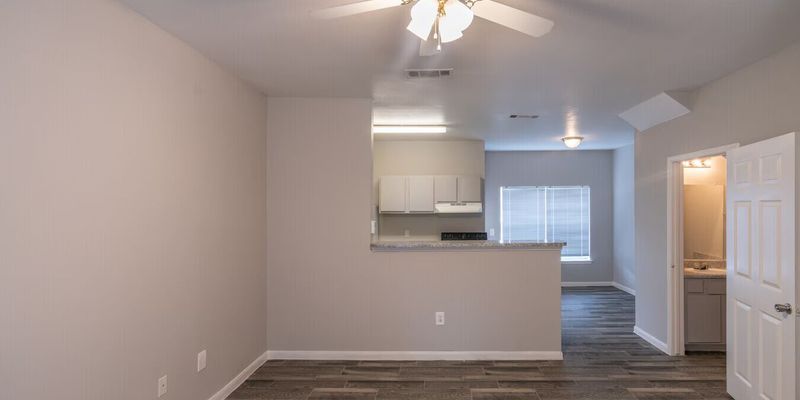Houston Apartment: 5300 Aeropark Dr