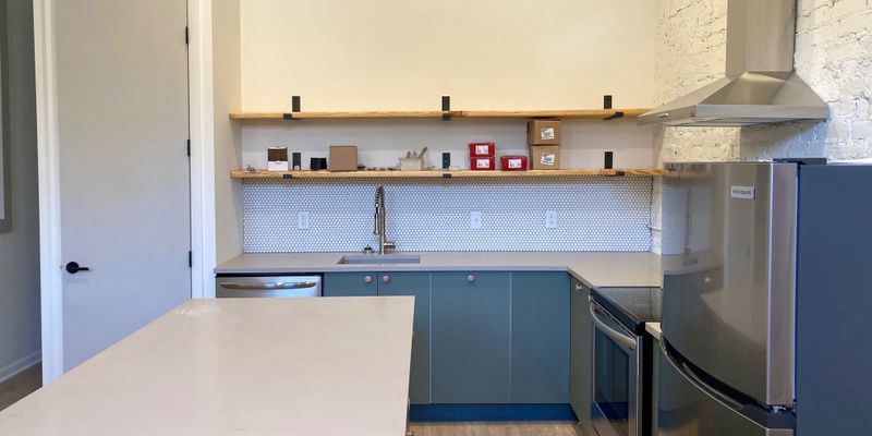 Cincinnati Apartment: 1607 Main St