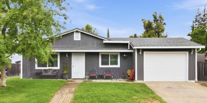 Elk Grove House: 9101 Vernetta Way