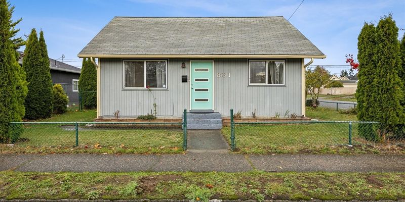 Tacoma House: 831 E 56th St