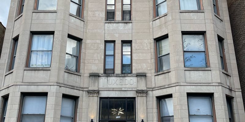 Chicago Apartment: 730 W Cornelia Ave