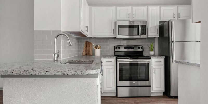 Katy Apartment: 3123 Cinco Lakes Dr