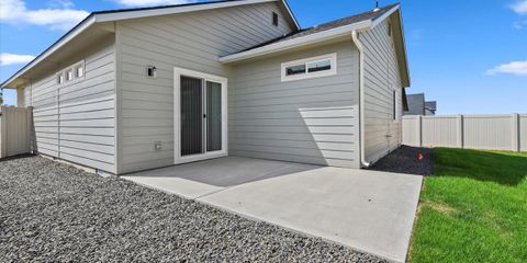23-Backyard.jpg