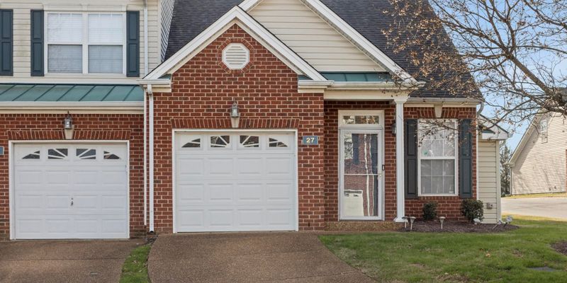 Nashville House: 27 Fawn Creek Pass