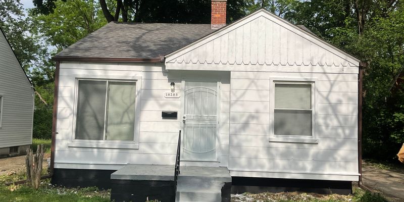 Detroit House: 18285 Codding St