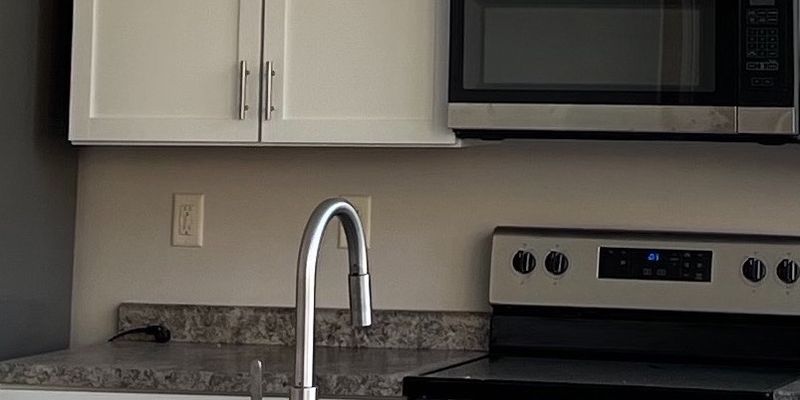 Cudahy Apartment: 3776 E Hammond Ave