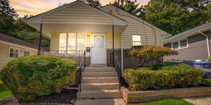 College Park House: 8810 34th Ave