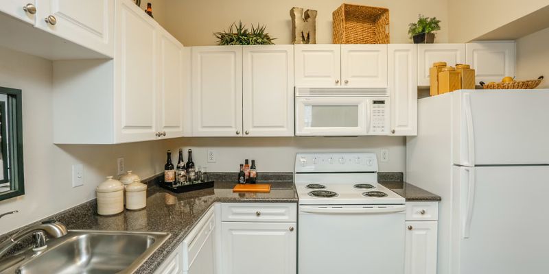 Houston Apartment: 999 White St