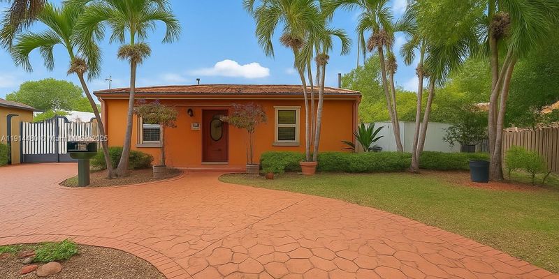 Miami Springs House: 413 Swan Ave