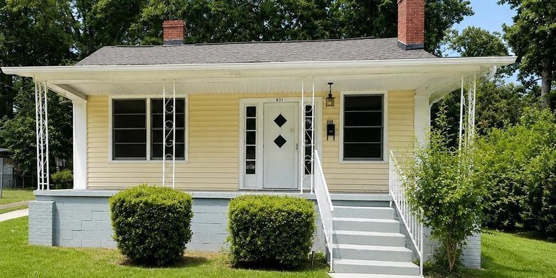 Greenwood House: 111 Bethune St S