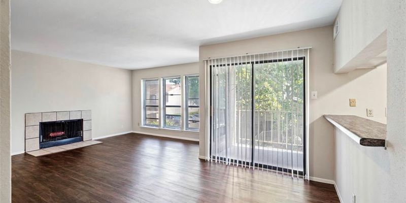 Houston House: 6633 West Airport Boulevard, Unit 902