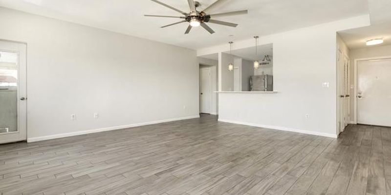 Lynn House: 50 S Common St