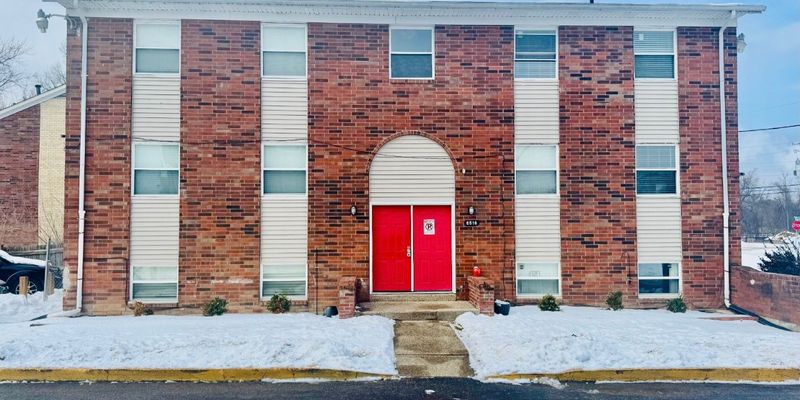 Louisville House: 6514 Hackel Dr