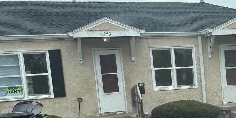 Council Bluffs House: 251 N 29th St