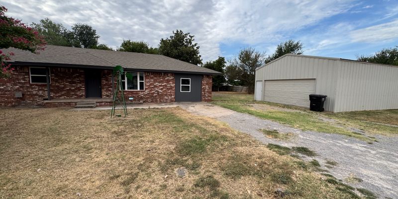 Yukon House: 14820 W Funston Dr