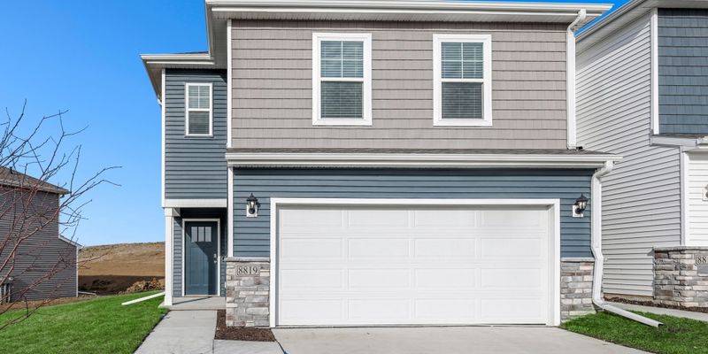 Bennington House: 8819 N 167th St