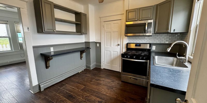 Peekskill Apartment: 298 Bleloch Ave