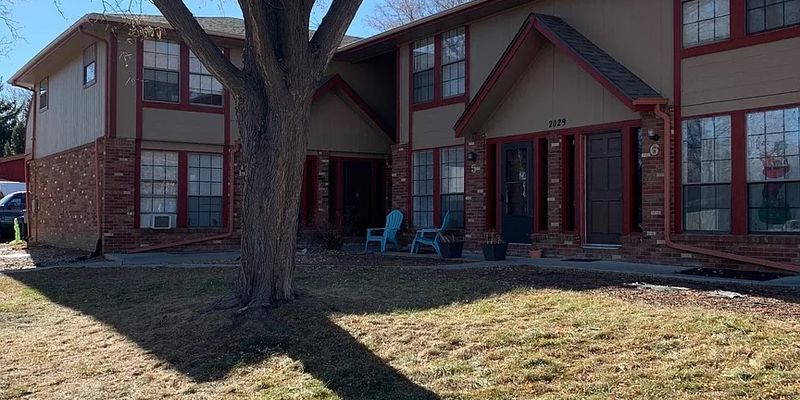 Longmont Townhome: 2029 Meadow Dr
