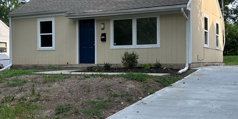Kansas City House: 5213 Locust Ave