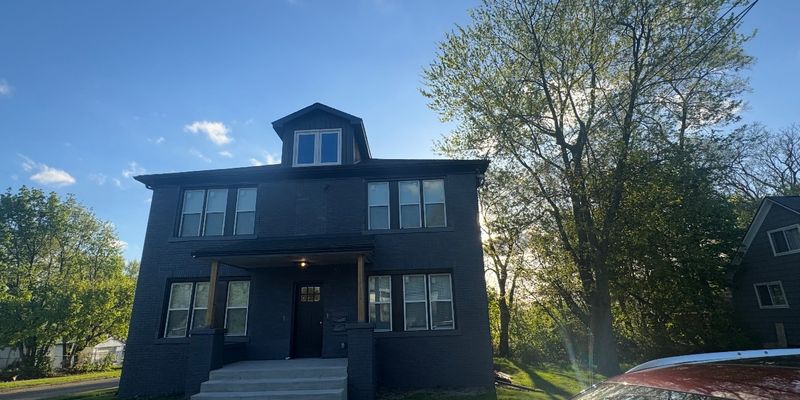Pontiac Apartment: 40 S Marshall St