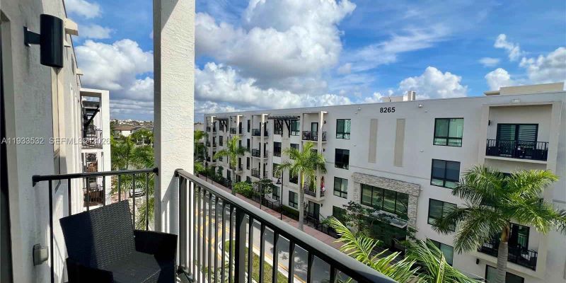 Doral Apartment: 8301 NW 41st St