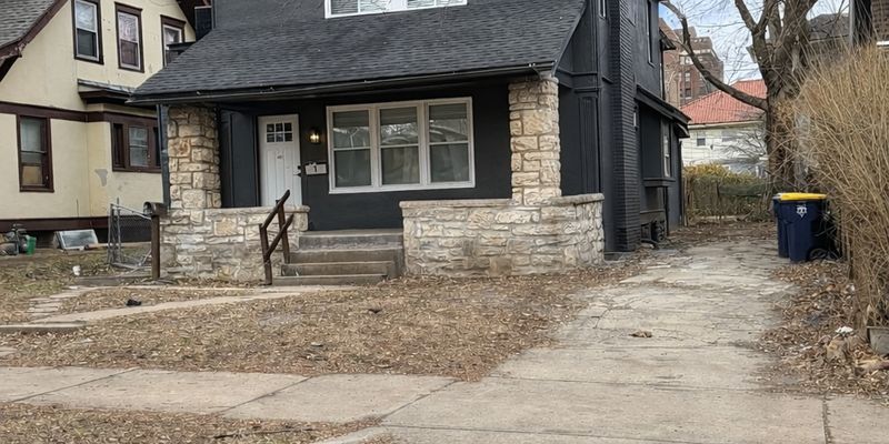 Kansas City House: 3333 Gillham Rd