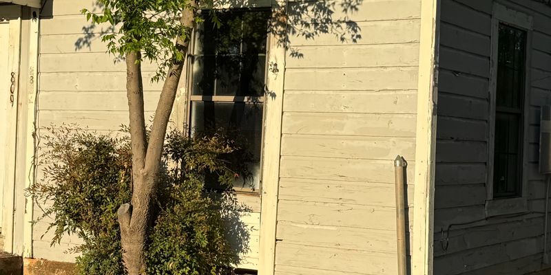 Wichita Falls House: 2809 Lebanon Rd