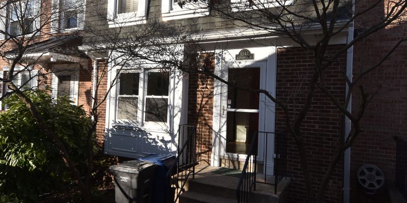 Alexandria House: 1342 Chetworth Ct