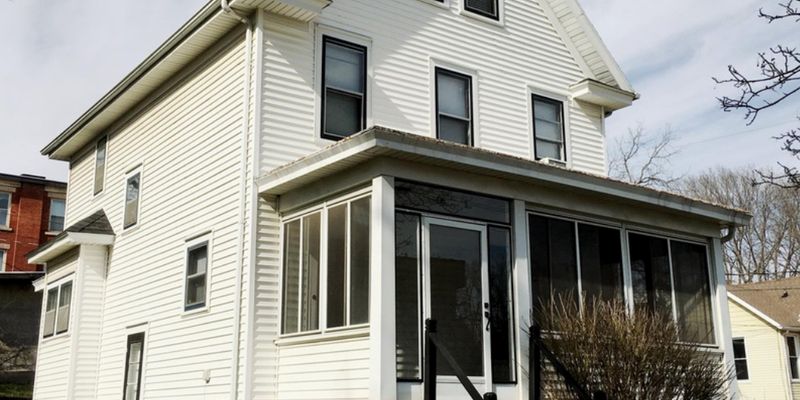 Dubuque House: 705 West 3rd Street