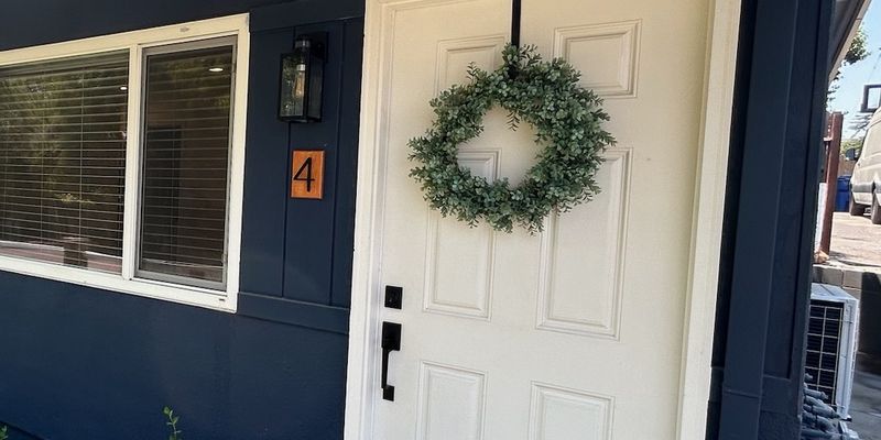 Carmichael Apartment: 5847 Del Campo Ln
