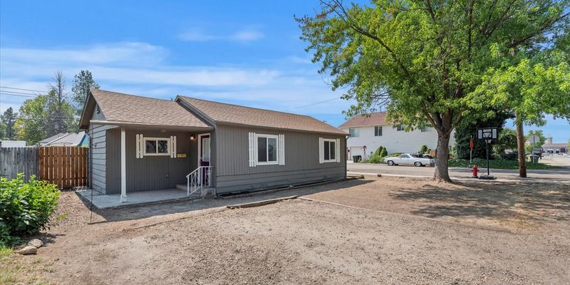Meridian House: 203 E Ada St