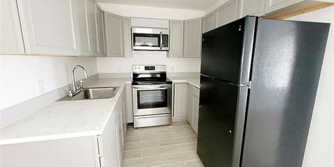 17 kitchen.jpg