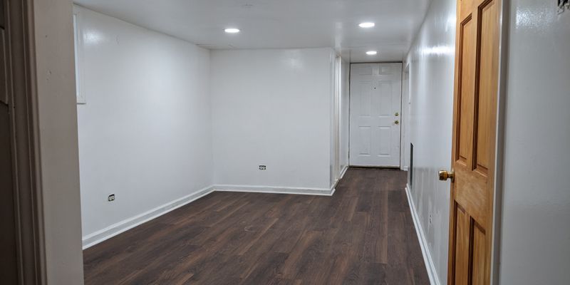 Chicago Apartment: 5719 W Giddings St