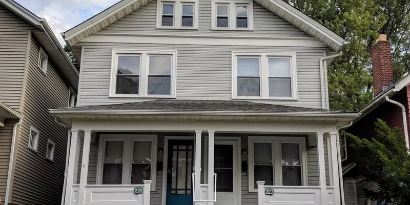 Columbus Multiplex: 223 E Maynard Ave