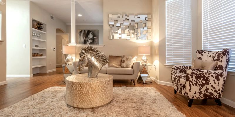 Spring Apartment: 718 Sawdust Rd