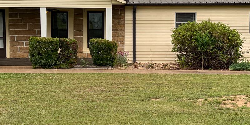 Nauvoo House: 1396 Nix Rd