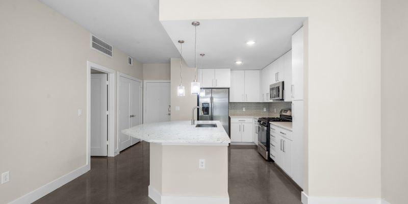 Houston Apartment: 300 Ruthven St