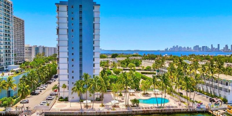 North Bay Village Apartment: 1865 79th Street Causeway