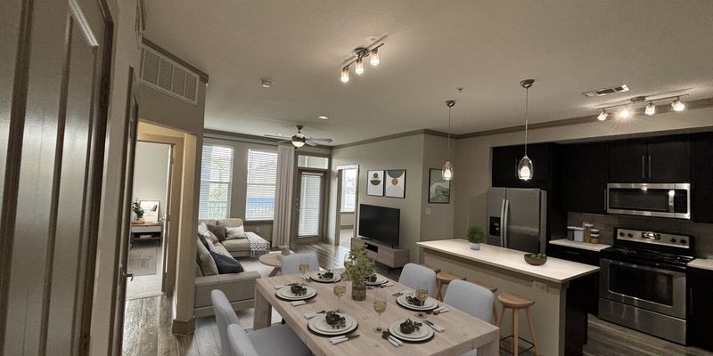 Houston Apartment: 998 Crosby St